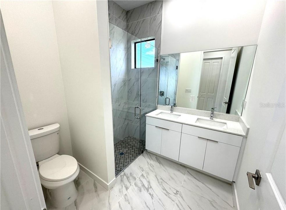En Venta: $420,000 (4 camas, 3 baños, 1904 Pies cuadrados)