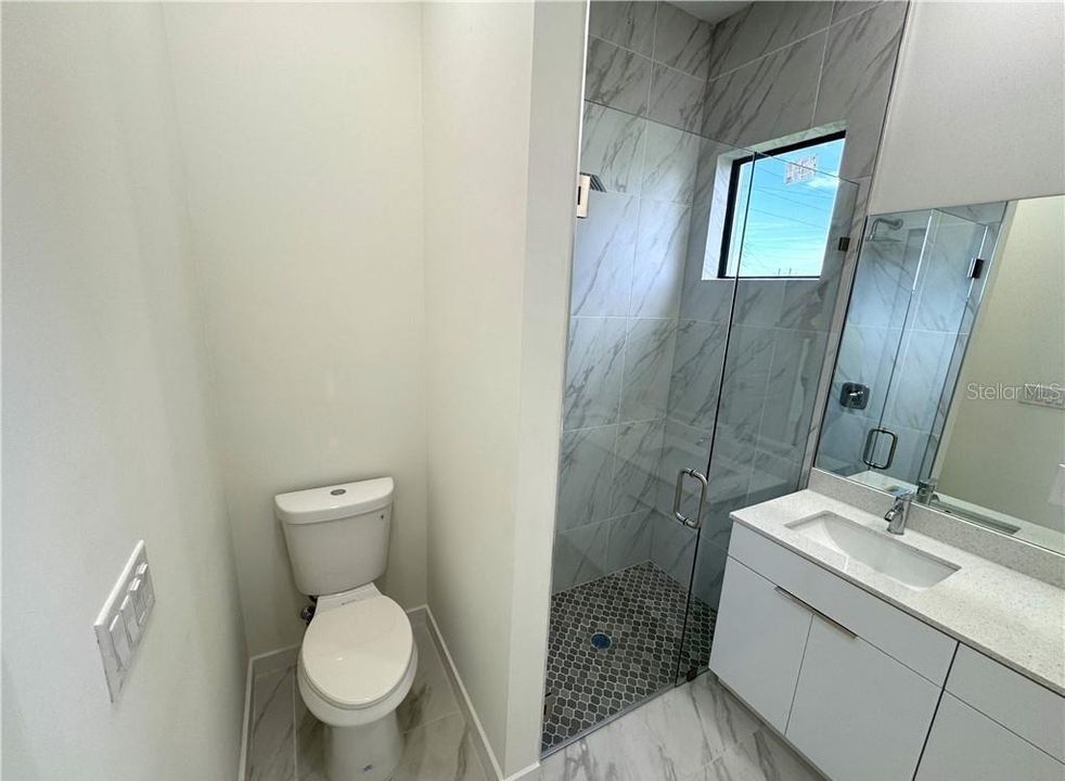 En Venta: $420,000 (4 camas, 3 baños, 1904 Pies cuadrados)