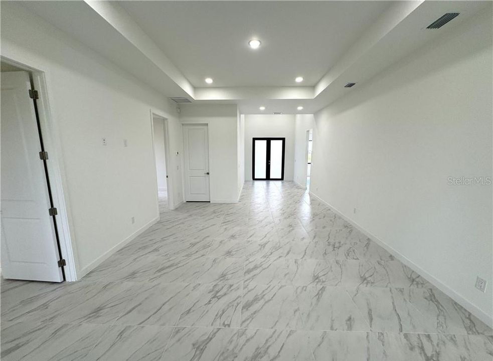 En Venta: $420,000 (4 camas, 3 baños, 1904 Pies cuadrados)