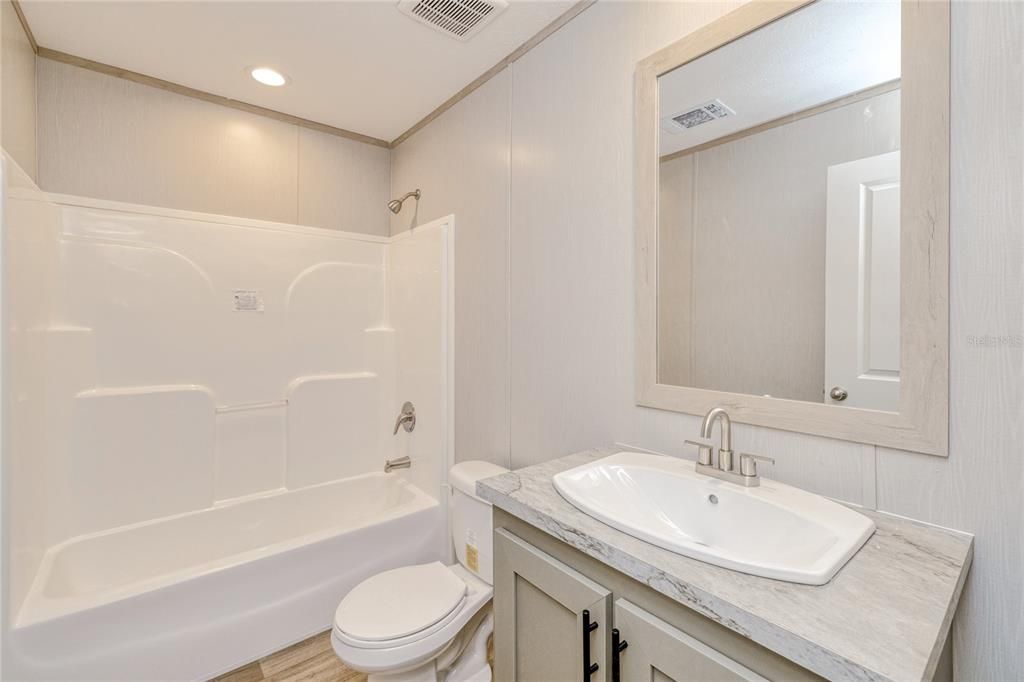 Active With Contract: $350,000 (5 beds, 3 baths, 2001 Square Feet)