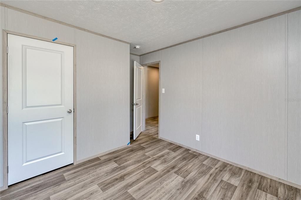 Active With Contract: $350,000 (5 beds, 3 baths, 2001 Square Feet)