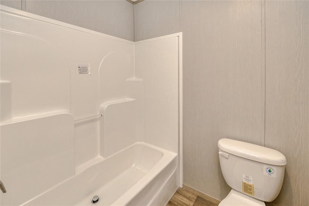 Active With Contract: $350,000 (5 beds, 3 baths, 2001 Square Feet)