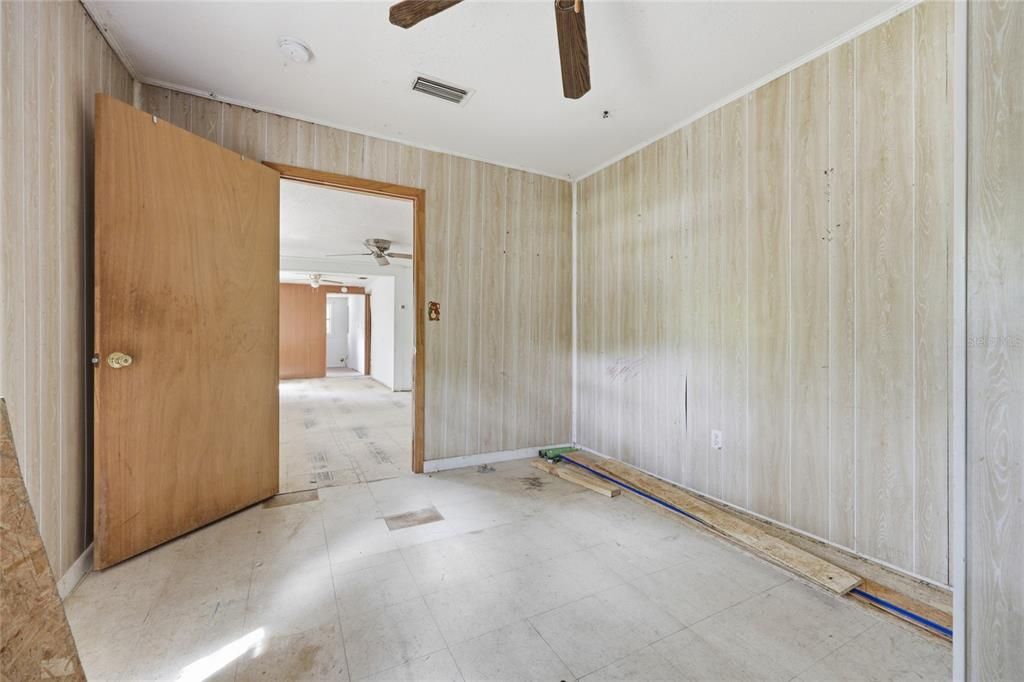 For Sale: $139,900 (3 beds, 2 baths, 1152 Square Feet)