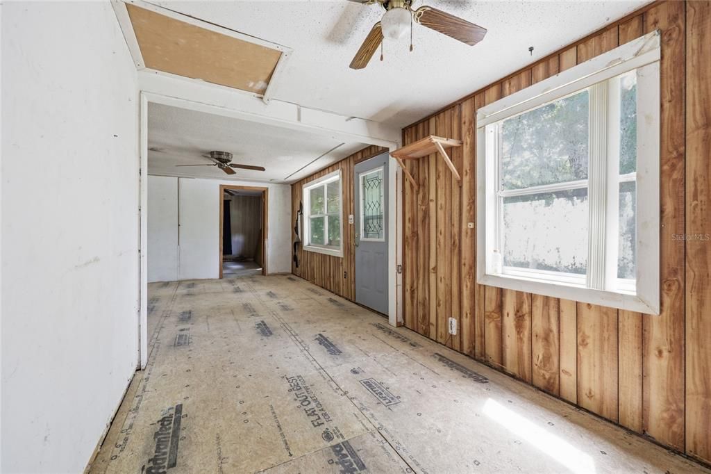 For Sale: $139,900 (3 beds, 2 baths, 1152 Square Feet)