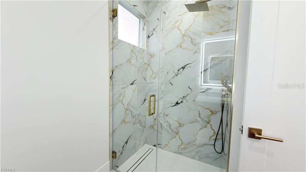 На продажу: $419,900 (4 спален, 3 ванн, 1995 Квадратных фут)