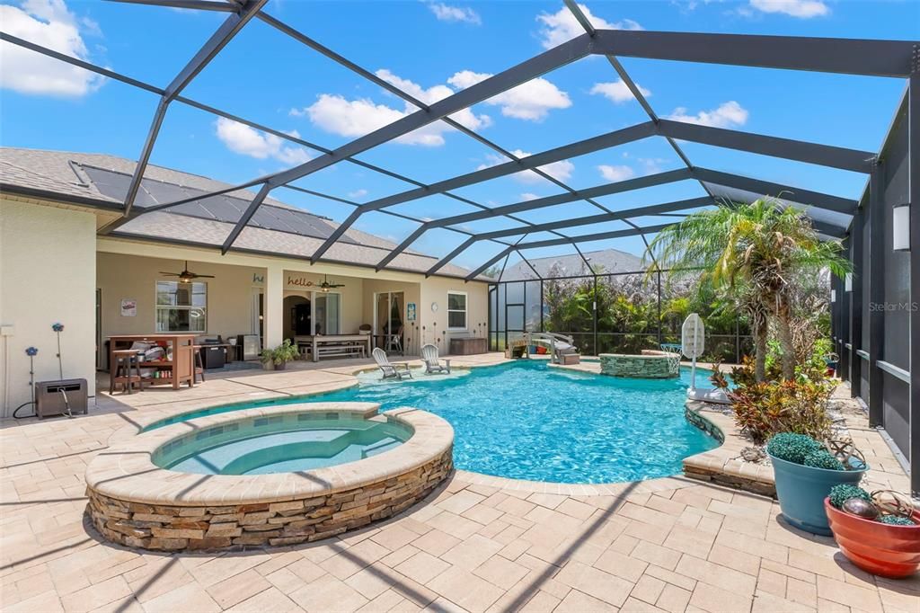 Activo con contrato: $674,900 (5 camas, 3 baños, 2786 Pies cuadrados)