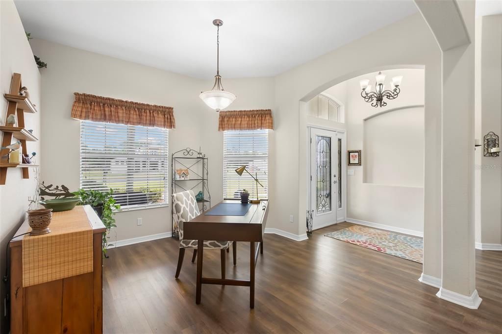 Activo con contrato: $674,900 (5 camas, 3 baños, 2786 Pies cuadrados)