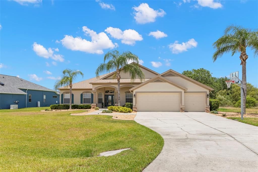 Activo con contrato: $674,900 (5 camas, 3 baños, 2786 Pies cuadrados)