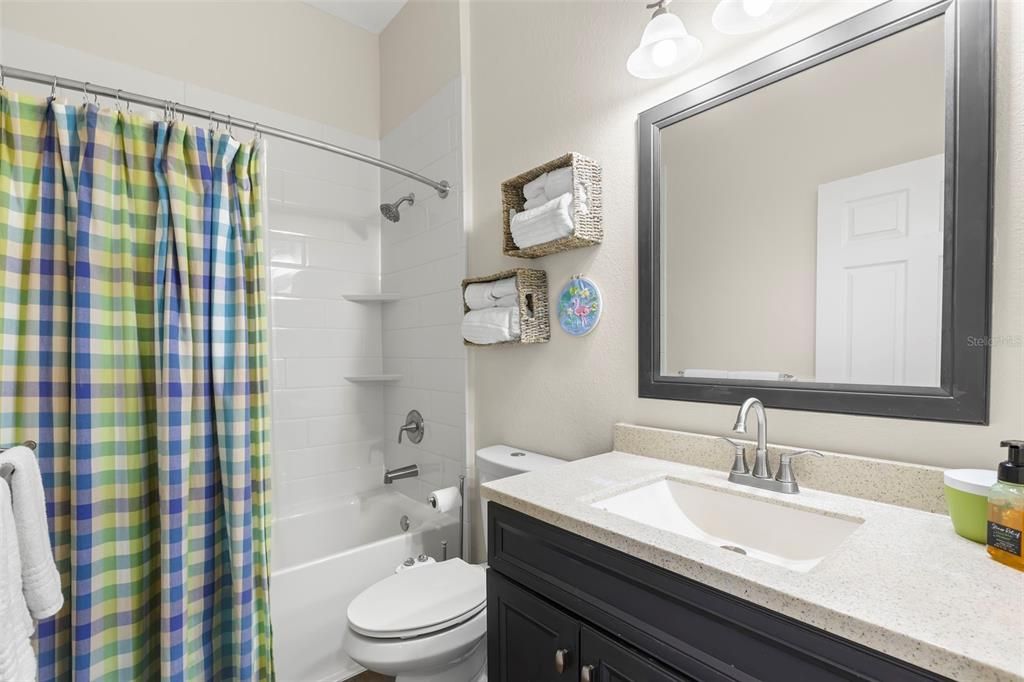 Activo con contrato: $674,900 (5 camas, 3 baños, 2786 Pies cuadrados)