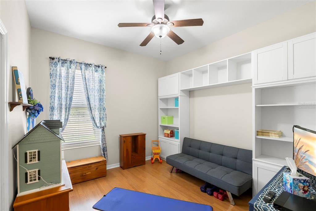 Activo con contrato: $674,900 (5 camas, 3 baños, 2786 Pies cuadrados)