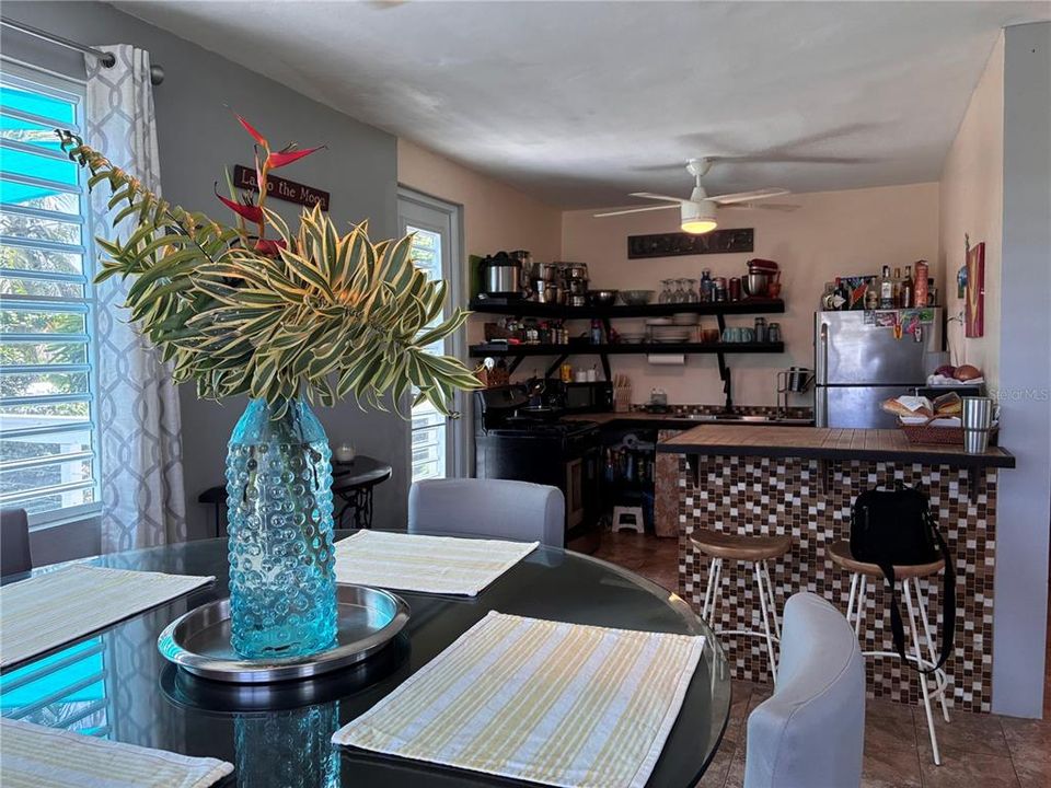 En Venta: $425,000 (3 camas, 1 baños, 1200 Pies cuadrados)