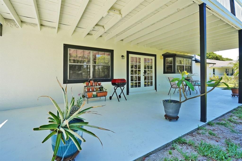 For Sale: $975,000 (4 beds, 3 baths, 3076 Square Feet)