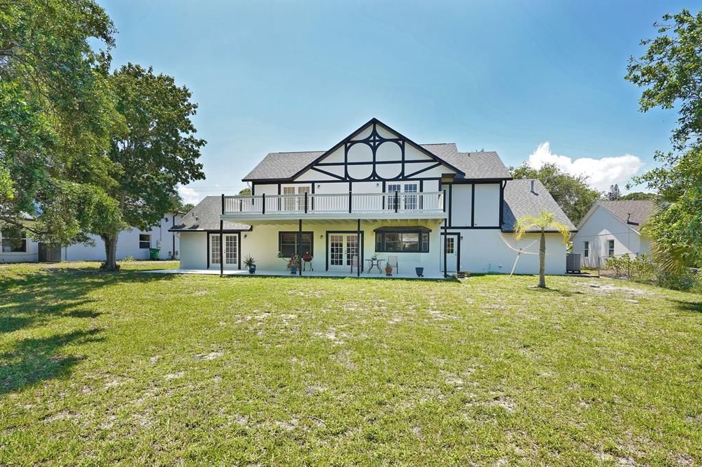 For Sale: $975,000 (4 beds, 3 baths, 3076 Square Feet)
