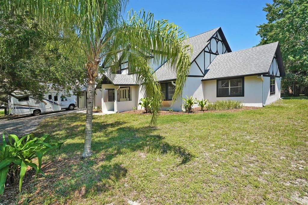 For Sale: $975,000 (4 beds, 3 baths, 3076 Square Feet)