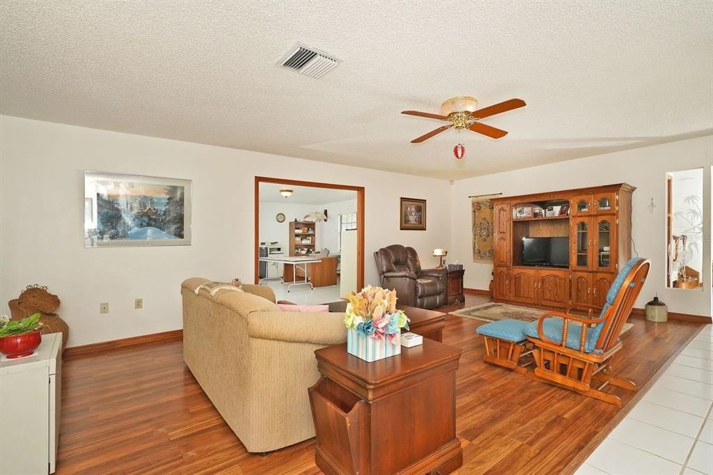 For Sale: $975,000 (4 beds, 3 baths, 3076 Square Feet)