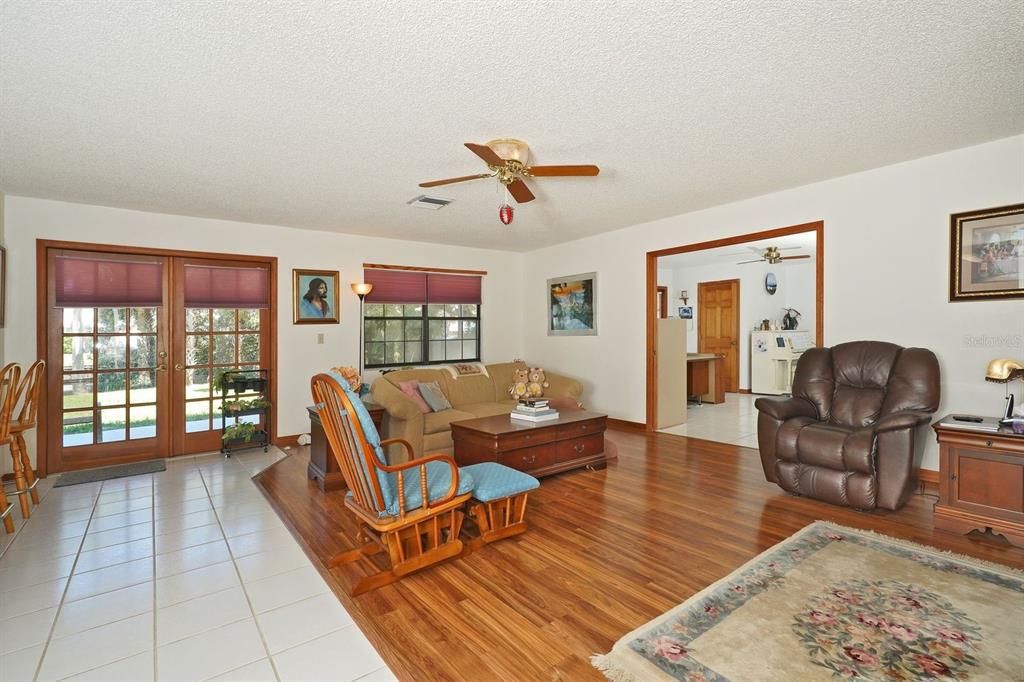 For Sale: $975,000 (4 beds, 3 baths, 3076 Square Feet)