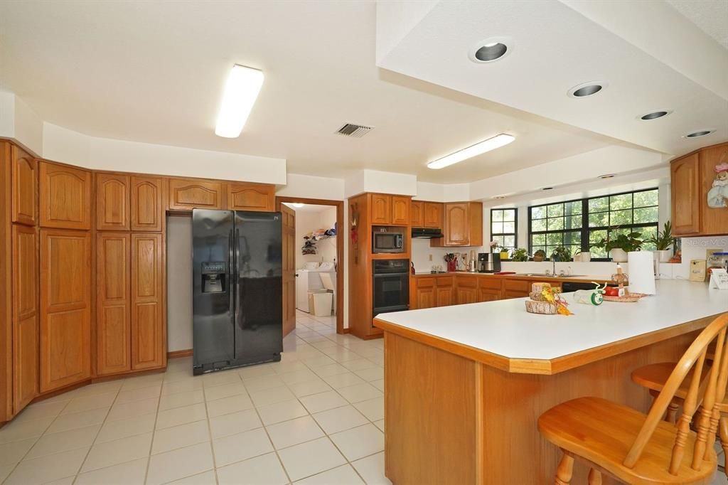 For Sale: $975,000 (4 beds, 3 baths, 3076 Square Feet)