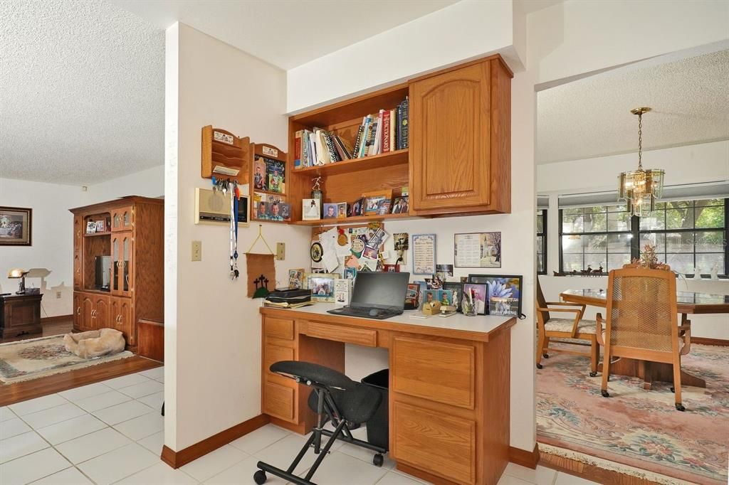 For Sale: $975,000 (4 beds, 3 baths, 3076 Square Feet)