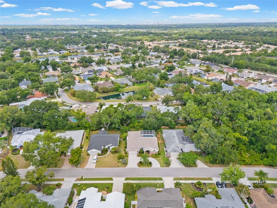 En Venta: $685,000 (4 camas, 2 baños, 2310 Pies cuadrados)