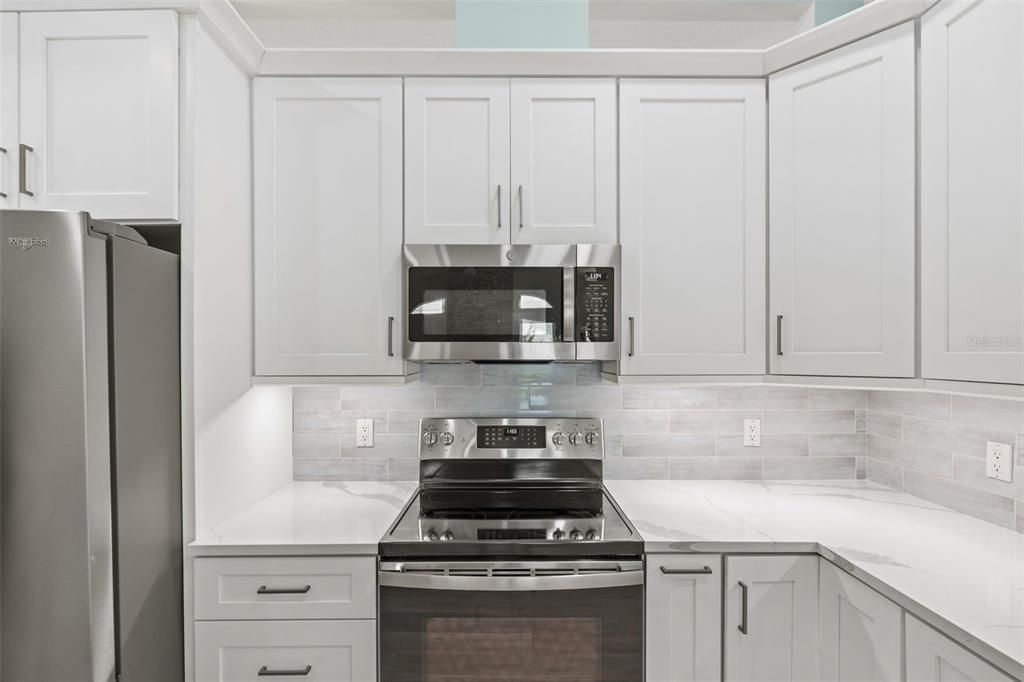 En Venta: $685,000 (4 camas, 2 baños, 2310 Pies cuadrados)