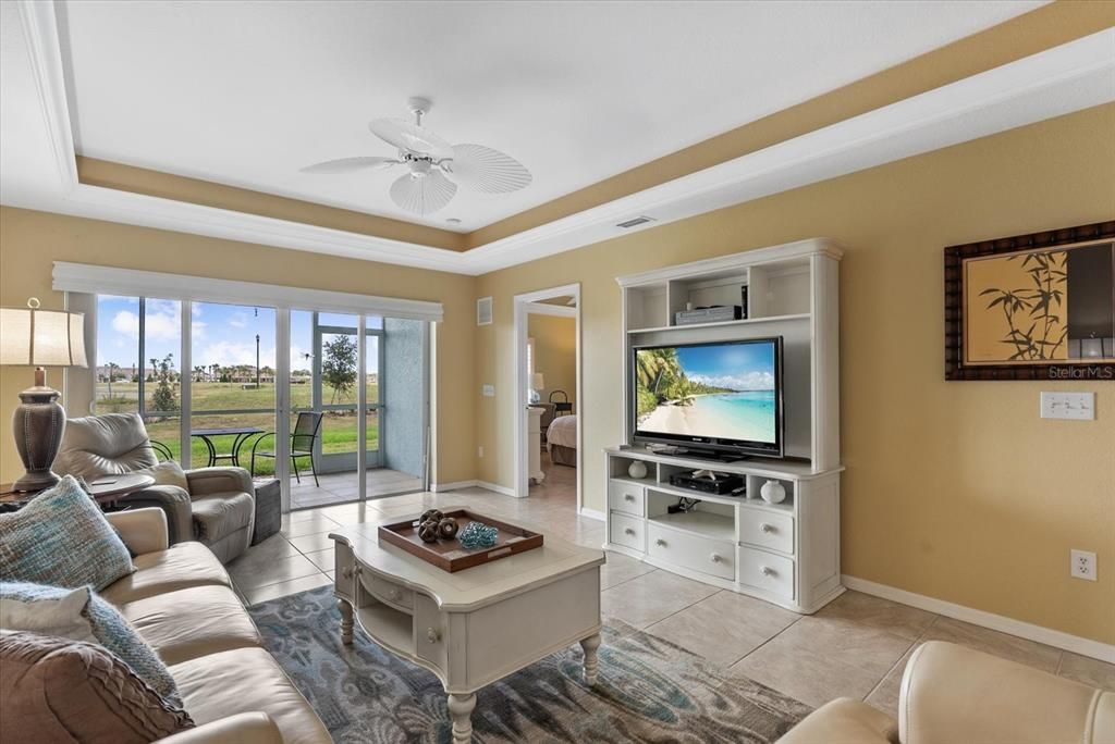 For Sale: $229,900 (2 beds, 2 baths, 1168 Square Feet)