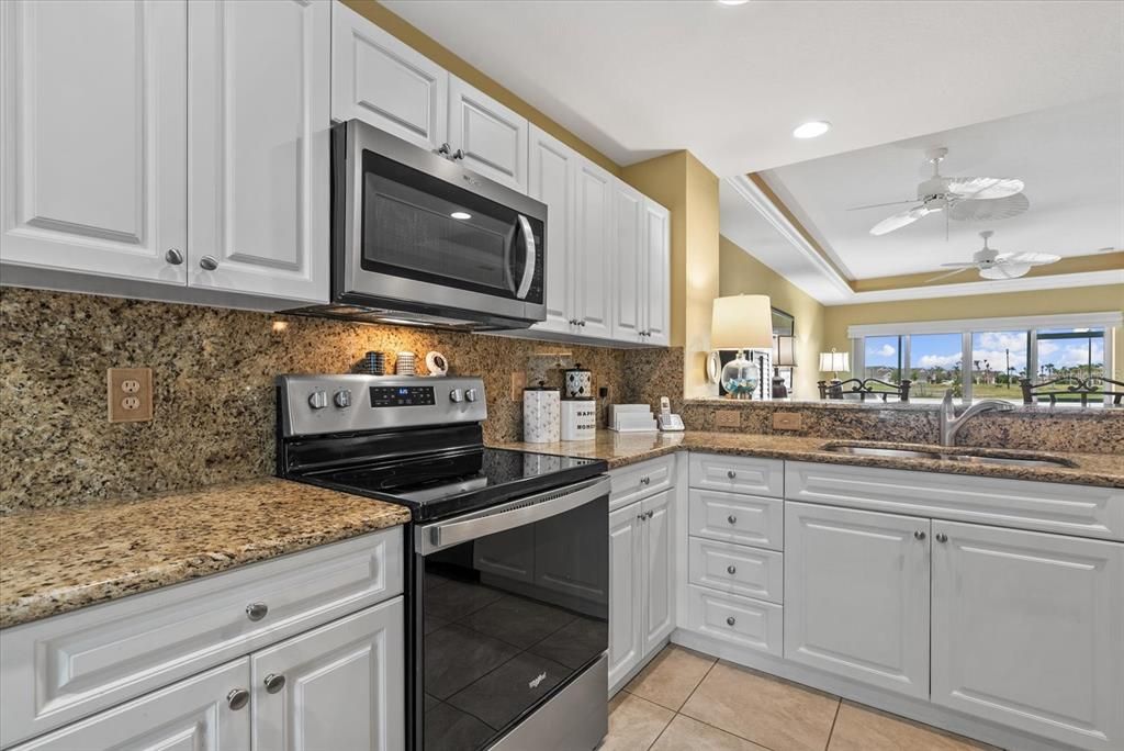 For Sale: $229,900 (2 beds, 2 baths, 1168 Square Feet)