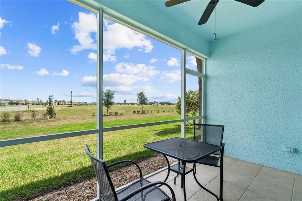 For Sale: $229,900 (2 beds, 2 baths, 1168 Square Feet)