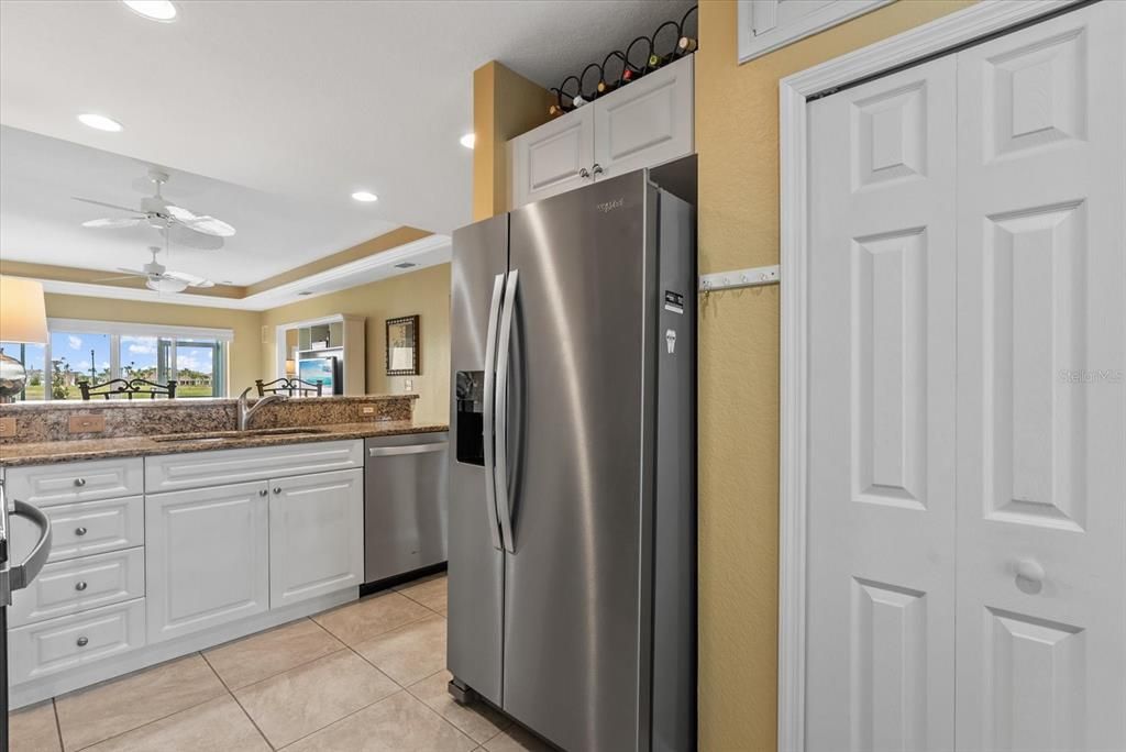 For Sale: $229,900 (2 beds, 2 baths, 1168 Square Feet)