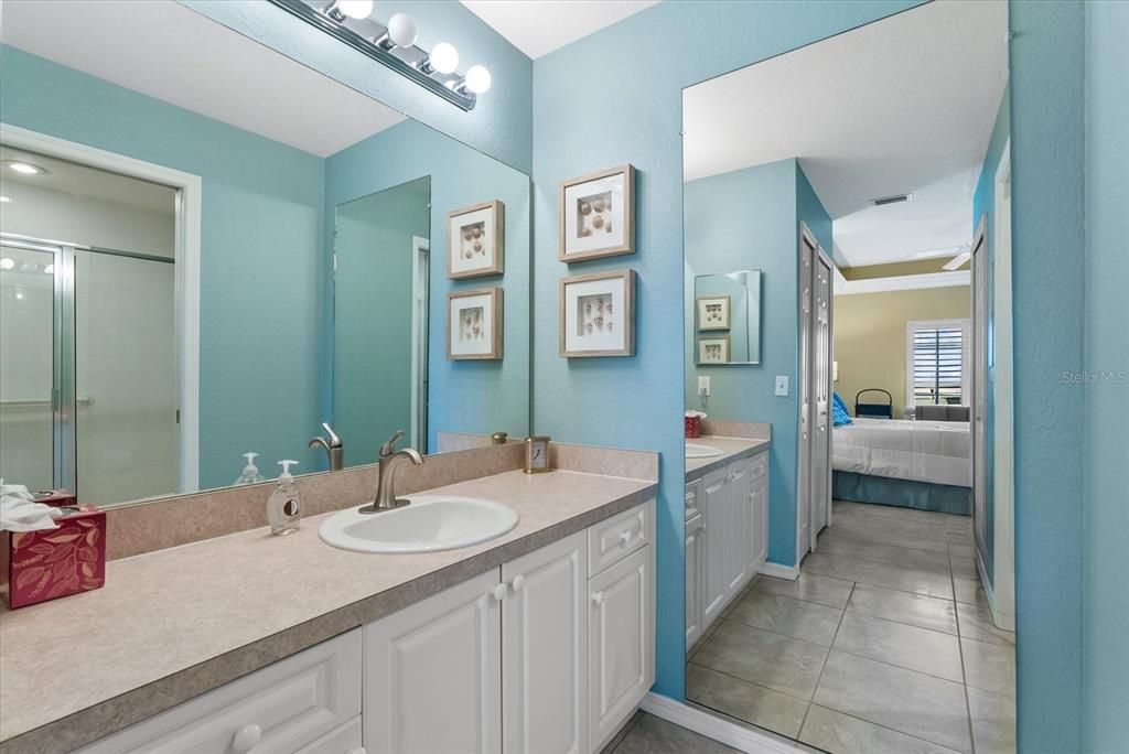 For Sale: $229,900 (2 beds, 2 baths, 1168 Square Feet)