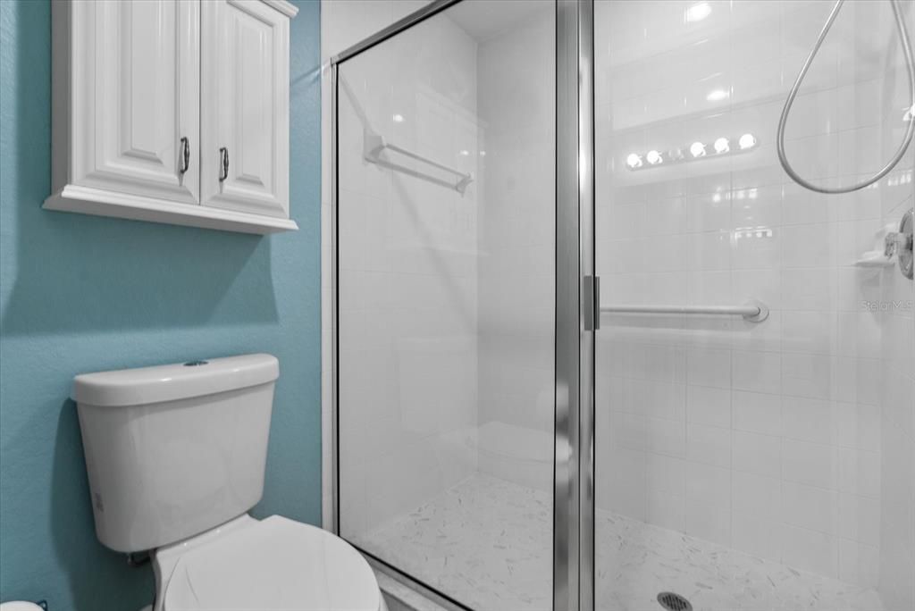 For Sale: $229,900 (2 beds, 2 baths, 1168 Square Feet)