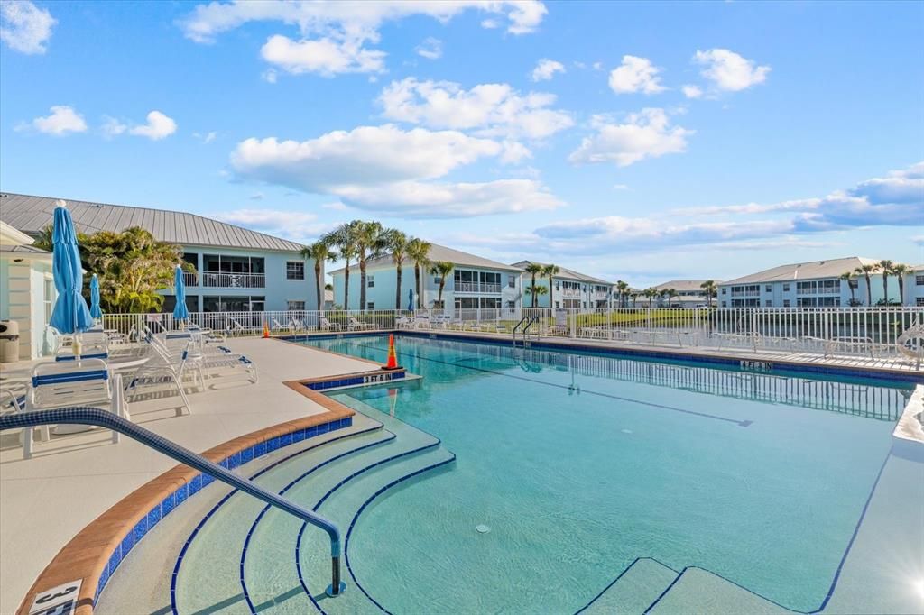 For Sale: $229,900 (2 beds, 2 baths, 1168 Square Feet)