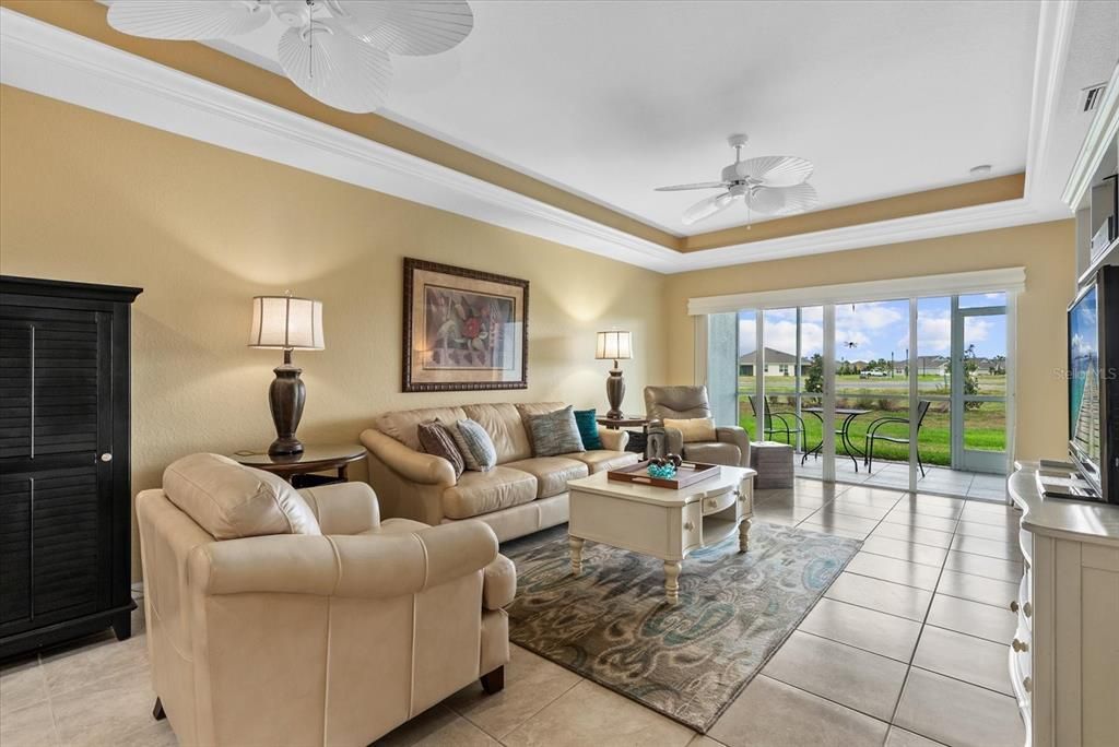 For Sale: $229,900 (2 beds, 2 baths, 1168 Square Feet)
