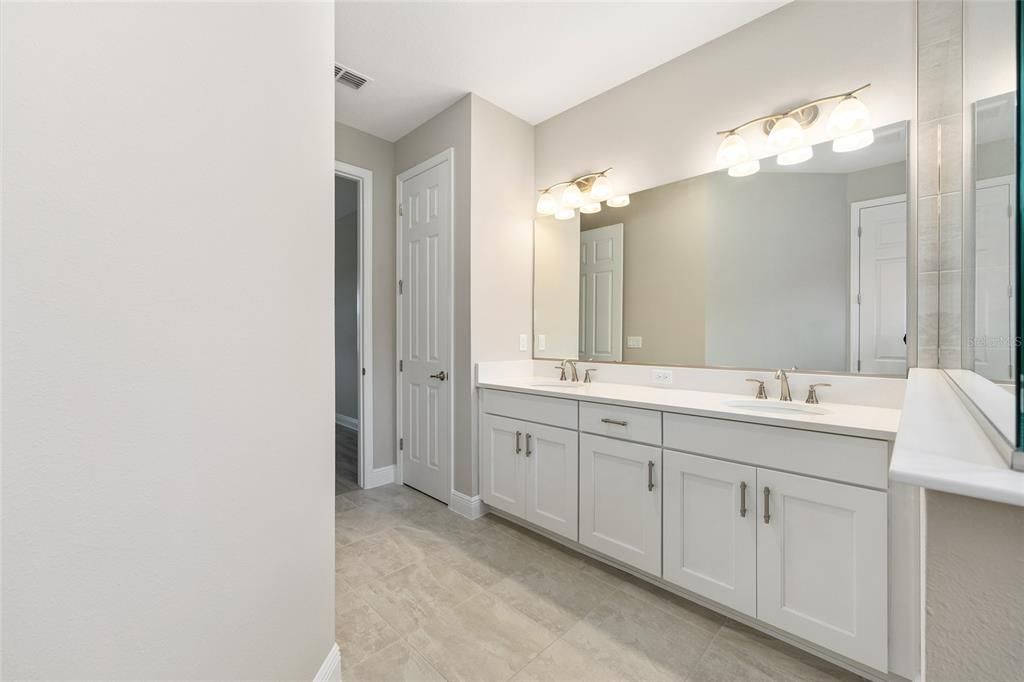 Active With Contract: $454,625 (2 beds, 2 baths, 1718 Square Feet)