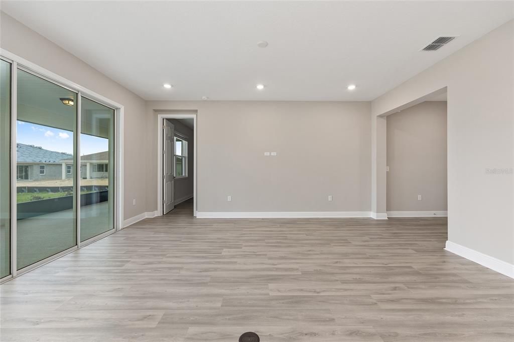 Active With Contract: $454,625 (2 beds, 2 baths, 1718 Square Feet)