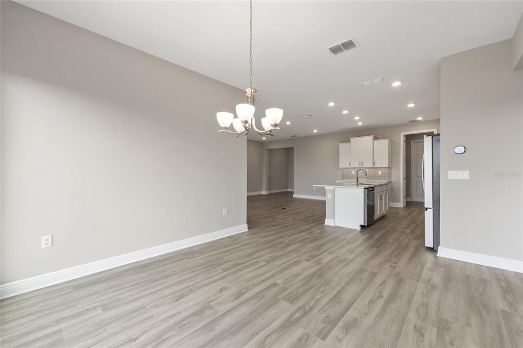 Active With Contract: $454,625 (2 beds, 2 baths, 1718 Square Feet)