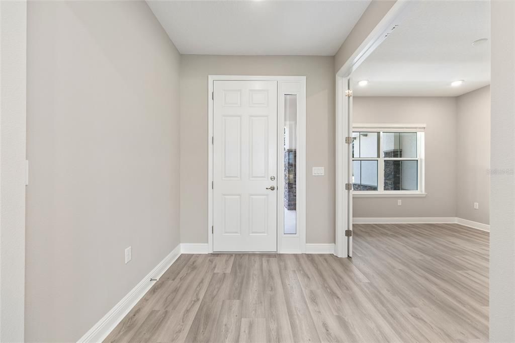 Active With Contract: $454,625 (2 beds, 2 baths, 1718 Square Feet)