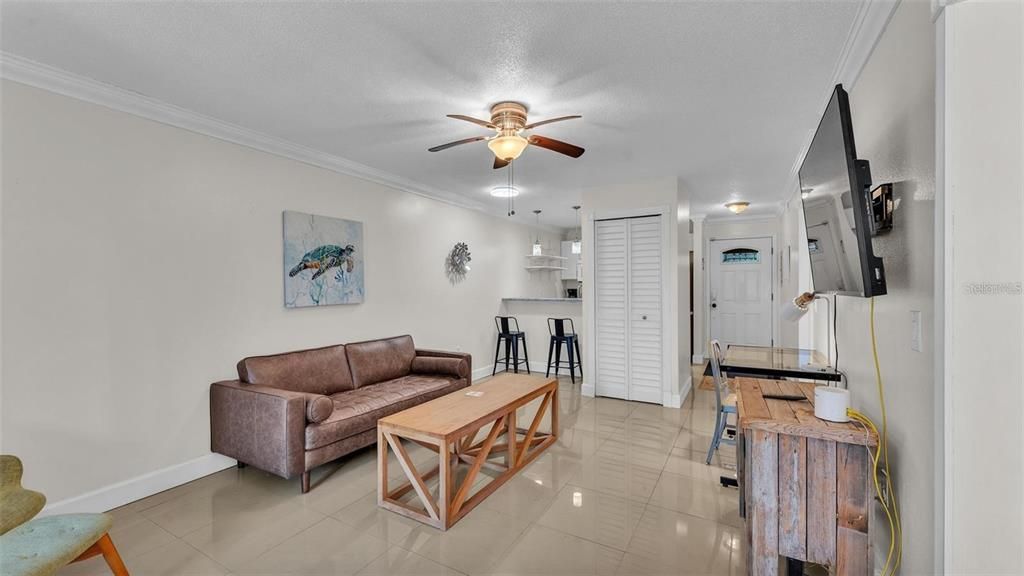 В аренду: $1,375 (2 спален, 1 ванн, 840 Квадратных фут)