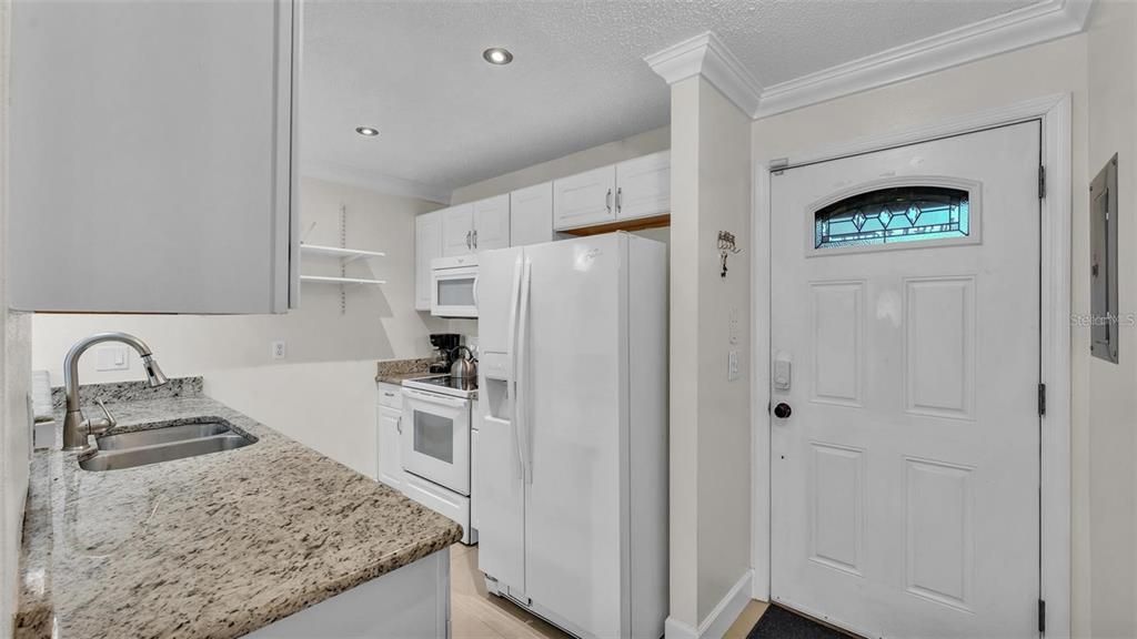В аренду: $1,375 (2 спален, 1 ванн, 840 Квадратных фут)