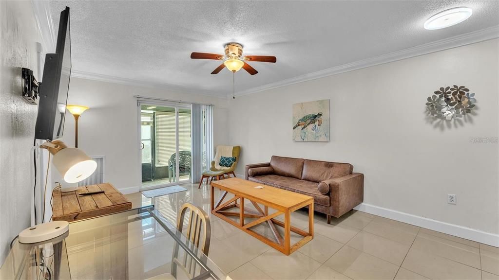 В аренду: $1,375 (2 спален, 1 ванн, 840 Квадратных фут)