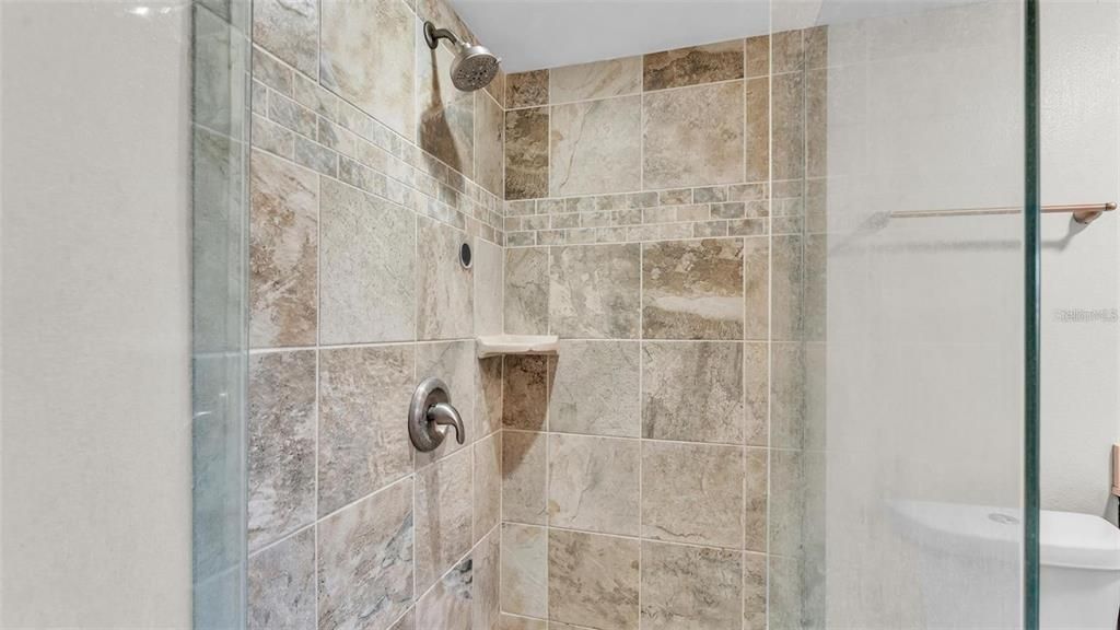 В аренду: $1,375 (2 спален, 1 ванн, 840 Квадратных фут)