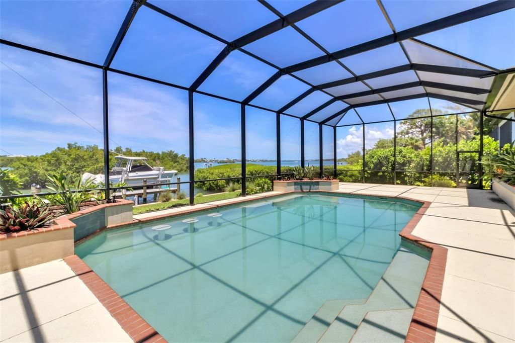 For Sale: $5,495,000 (3 beds, 2 baths, 2960 Square Feet)