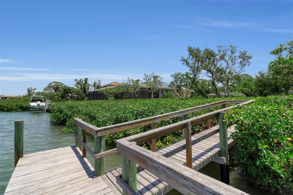 For Sale: $5,495,000 (3 beds, 2 baths, 2960 Square Feet)