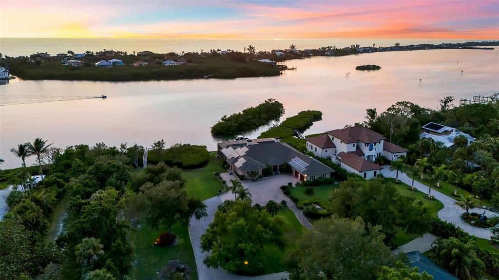 На продажу: $5,495,000 (3 спален, 2 ванн, 2960 Квадратных фут)