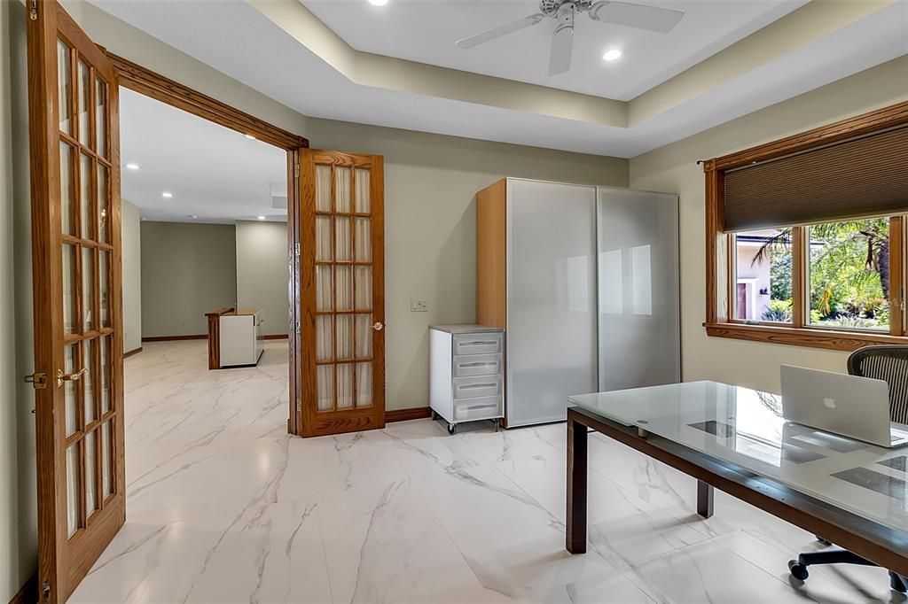 For Sale: $5,495,000 (3 beds, 2 baths, 2960 Square Feet)