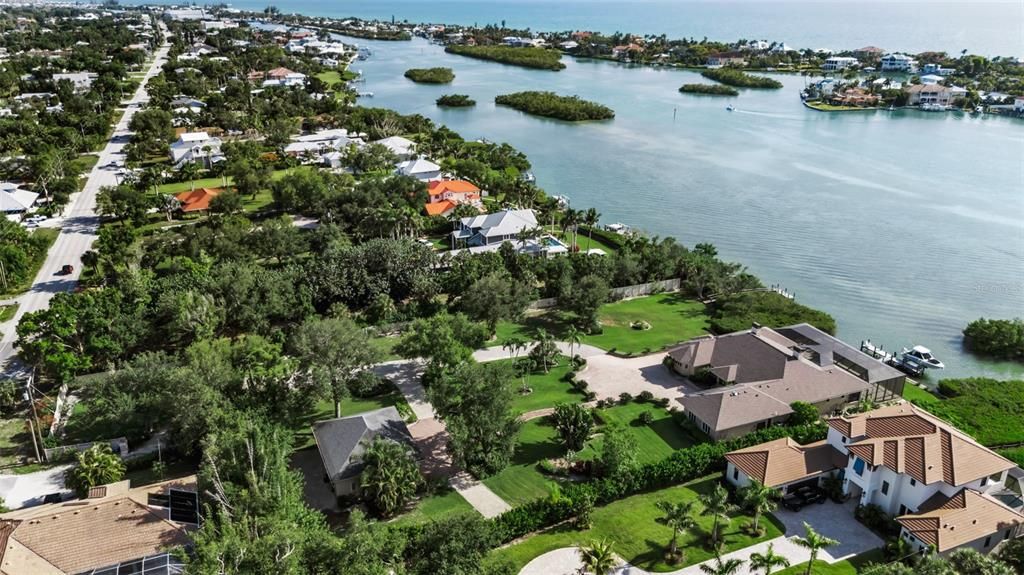 For Sale: $5,495,000 (3 beds, 2 baths, 2960 Square Feet)