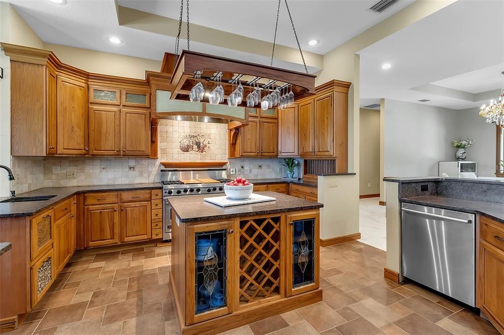 For Sale: $5,495,000 (3 beds, 2 baths, 2960 Square Feet)