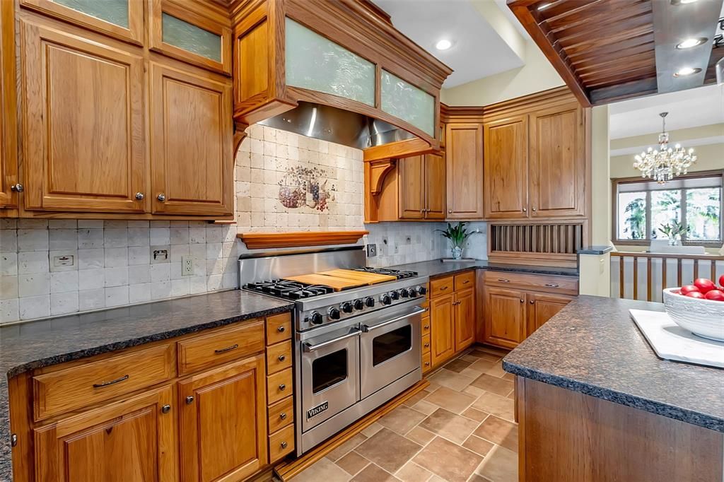 For Sale: $5,495,000 (3 beds, 2 baths, 2960 Square Feet)