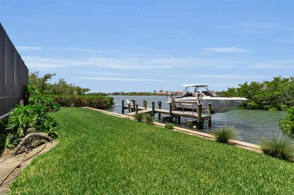 For Sale: $5,495,000 (3 beds, 2 baths, 2960 Square Feet)