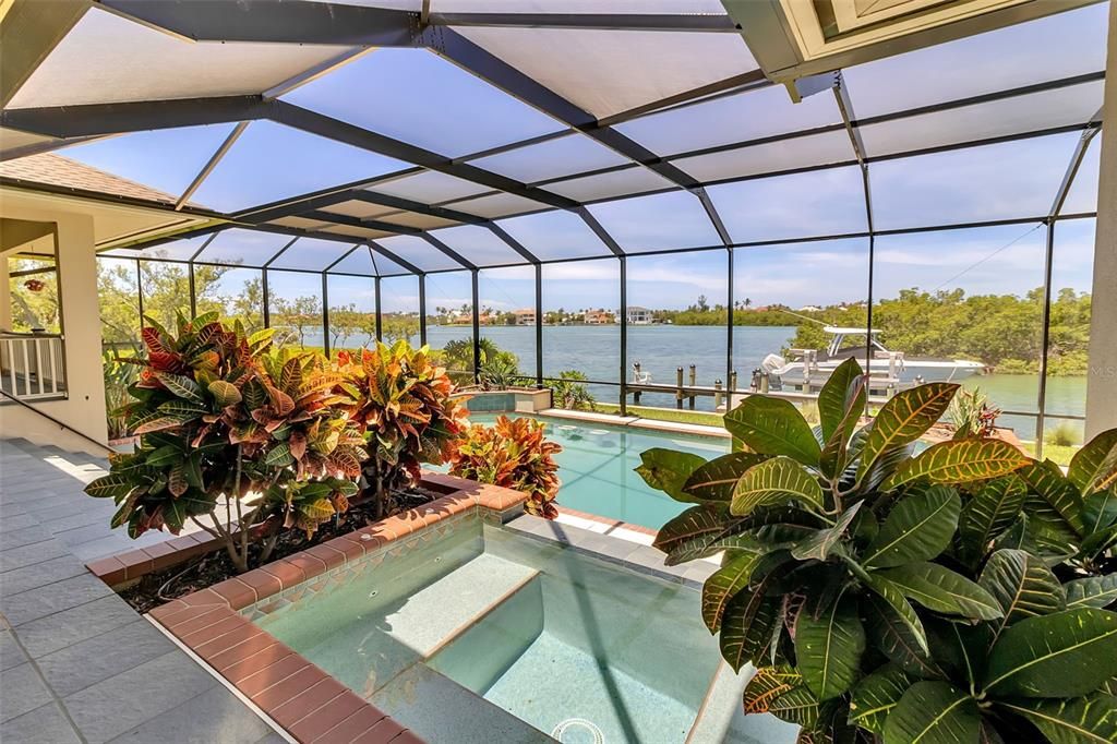 For Sale: $5,495,000 (3 beds, 2 baths, 2960 Square Feet)