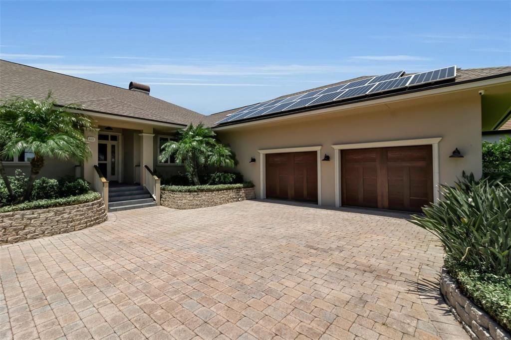 For Sale: $5,495,000 (3 beds, 2 baths, 2960 Square Feet)